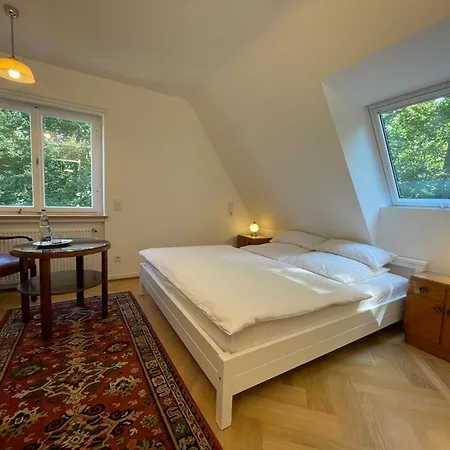 Hotell Im Park *